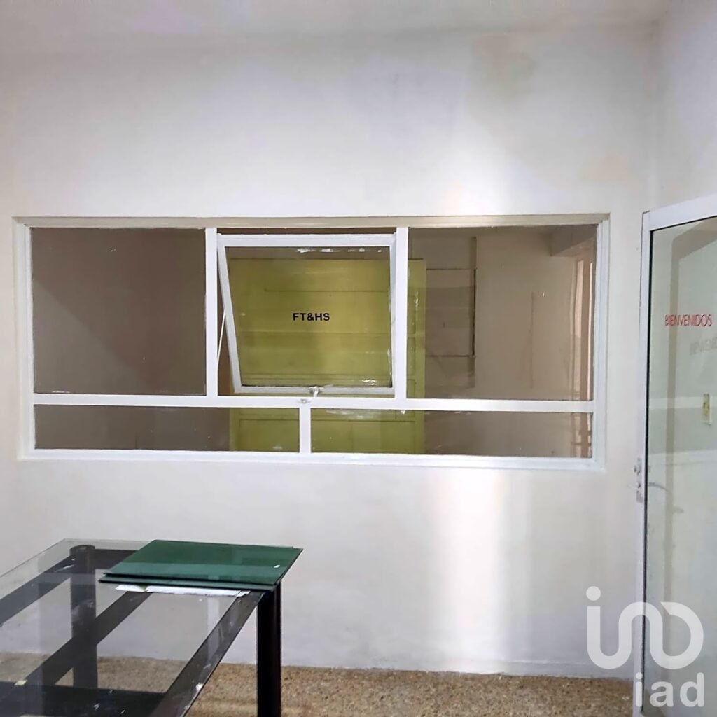 Se renta local comercial en Calle 9 sur Col. Chula Vista (85m2)