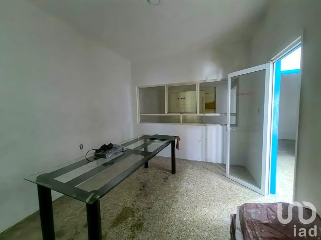 Se renta local comercial en Calle 9 sur Col. Chula Vista (85m2)