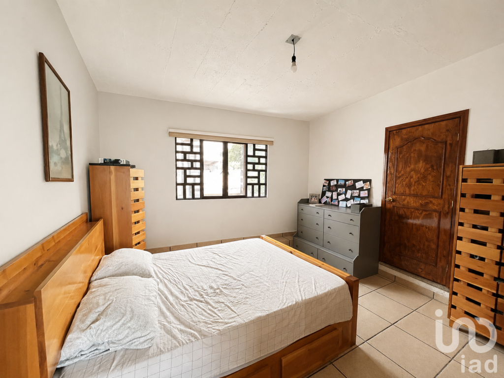 Casa en venta con 3 recámaras y 2 locales comerciales en Ahuatepec