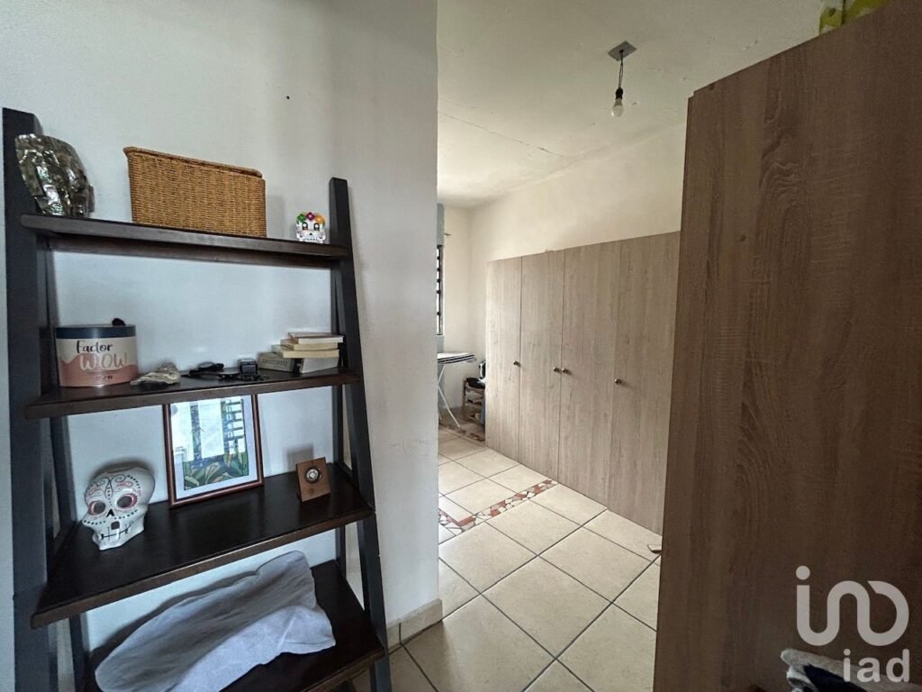 Casa en venta con 3 recámaras y 2 locales comerciales en Ahuatepec