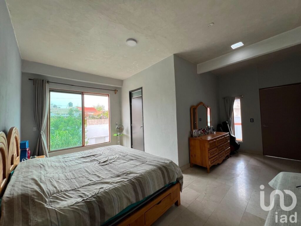 Casa en venta, a 5 minutos de plazas Galerías y Tulipanes en Cuernavaca