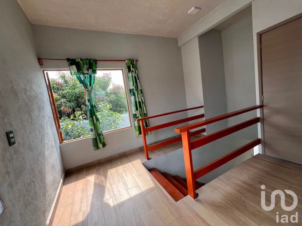 Casa en venta, a 5 minutos de plazas Galerías y Tulipanes en Cuernavaca