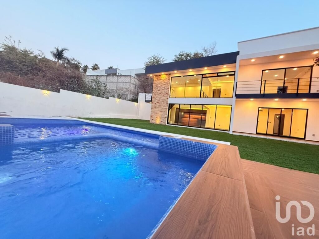 Exclusividad y Espacio: Espectacular Casa en Venta en Burgos, Morelos