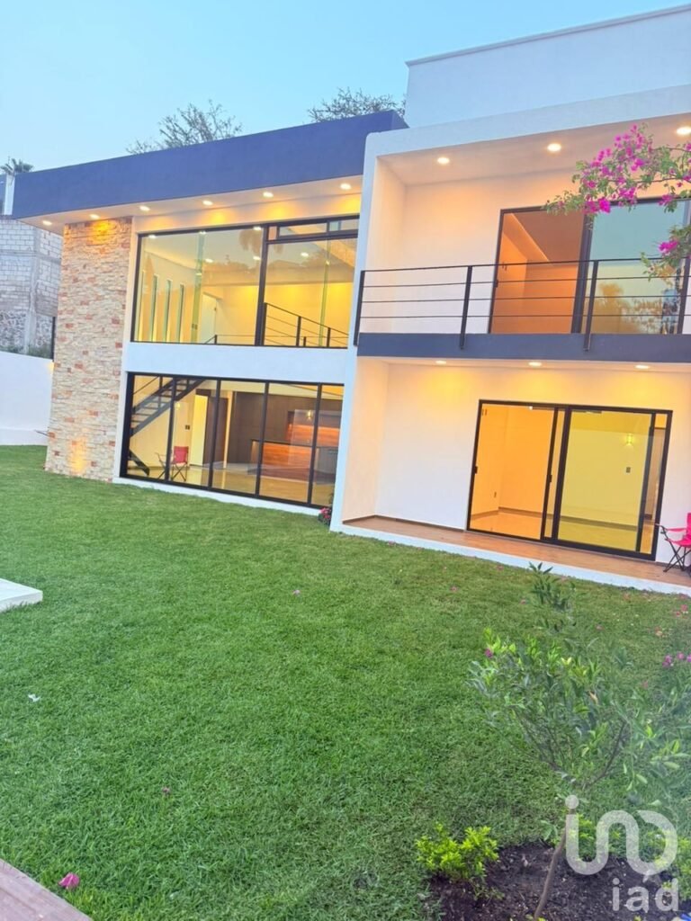 Exclusividad y Espacio: Espectacular Casa en Venta en Burgos, Morelos