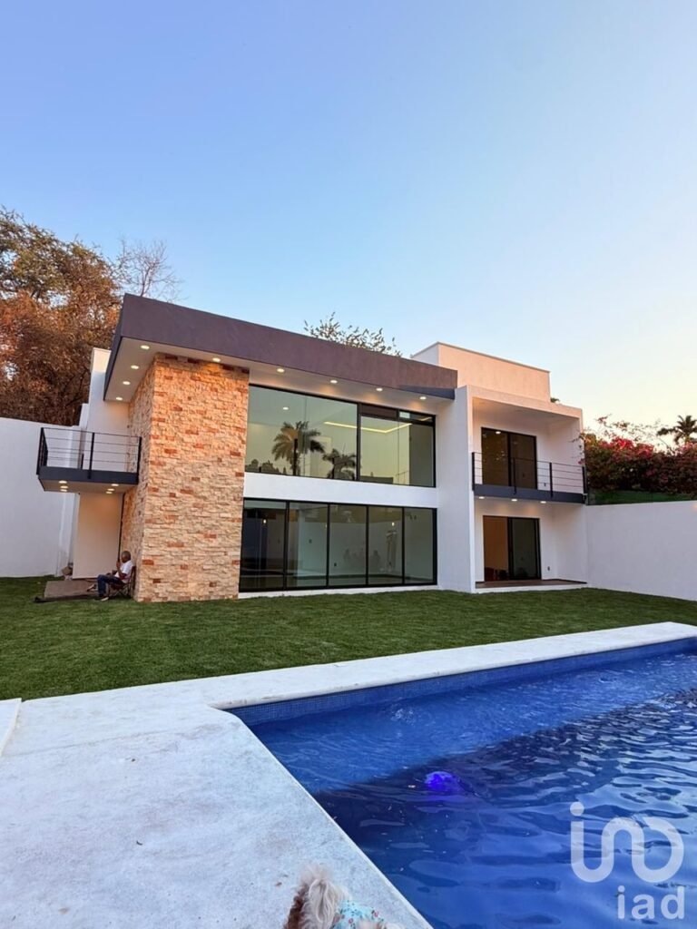 Exclusividad y Espacio: Espectacular Casa en Venta en Burgos, Morelos