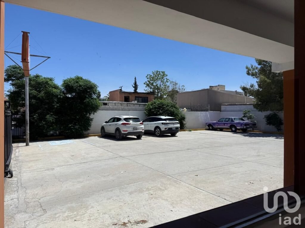Edificio en venta más laboratorio a unas cuadras del edificio Centinela