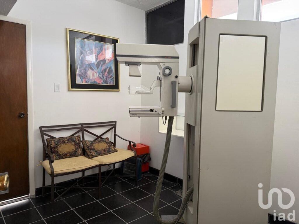 Edificio en venta más laboratorio a unas cuadras del edificio Centinela