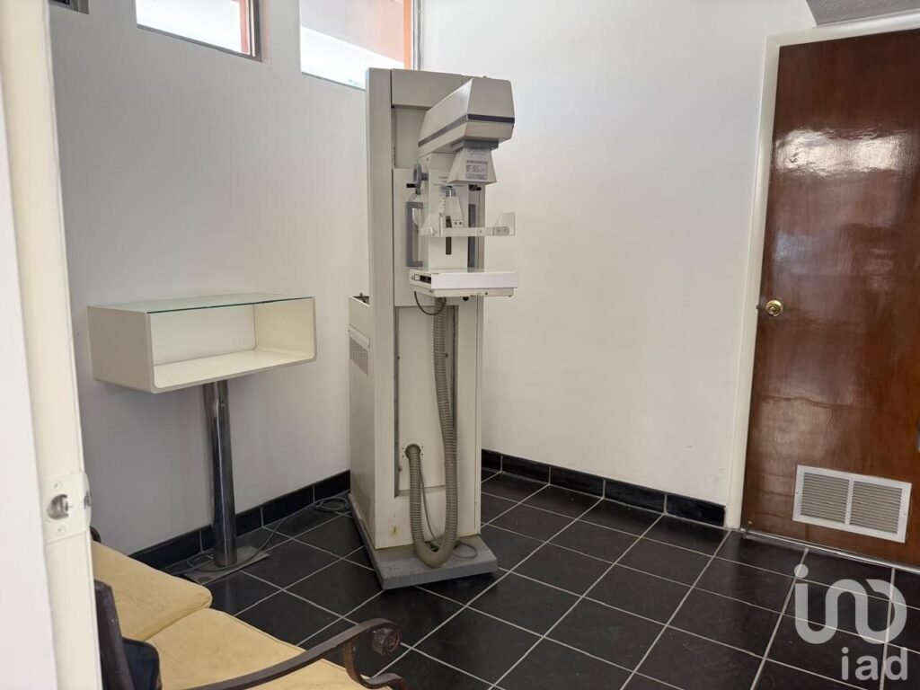 Edificio en venta más laboratorio a unas cuadras del edificio Centinela