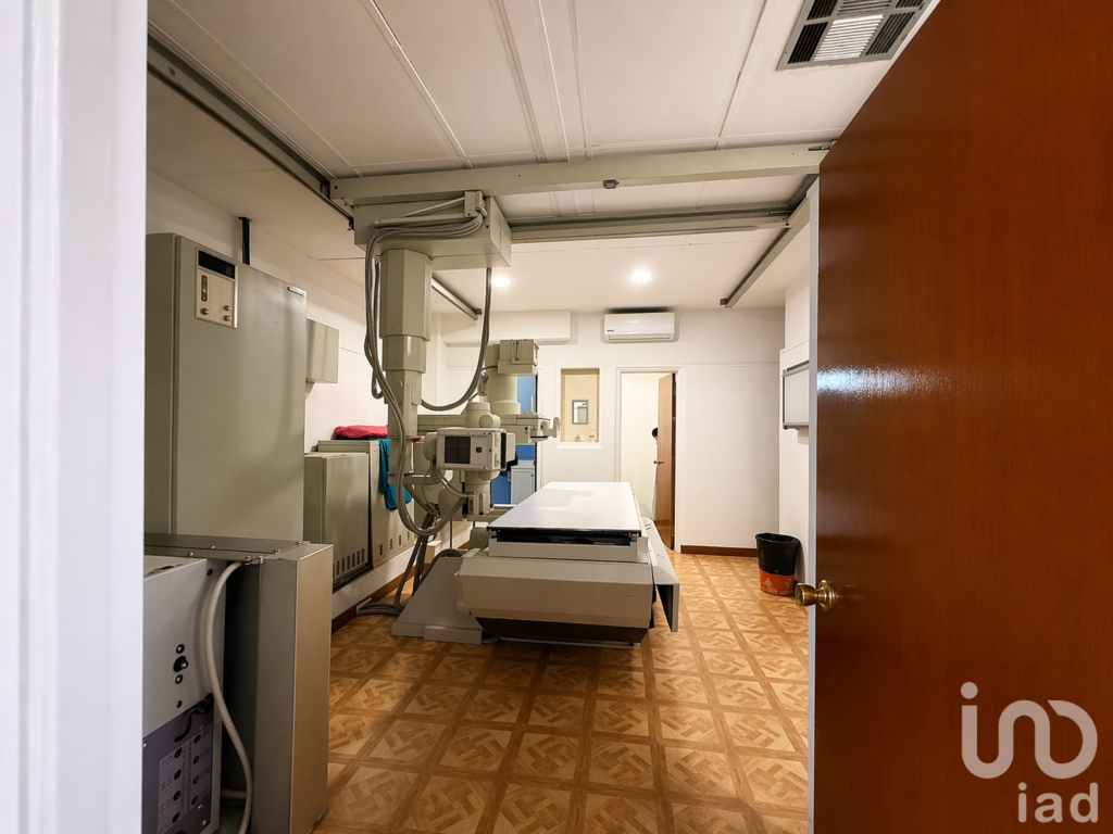 Edificio en venta más laboratorio a unas cuadras del edificio Centinela