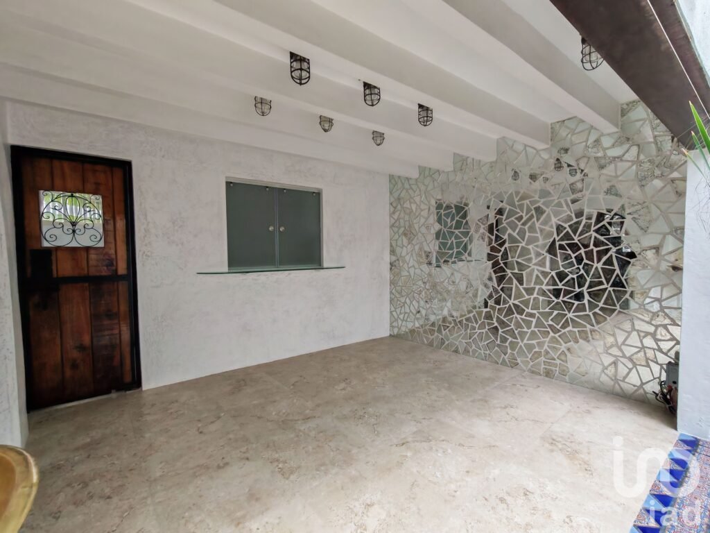 Casa en renta en Barrio San Francisco, privada con vigilancia y diseño arquitectónico