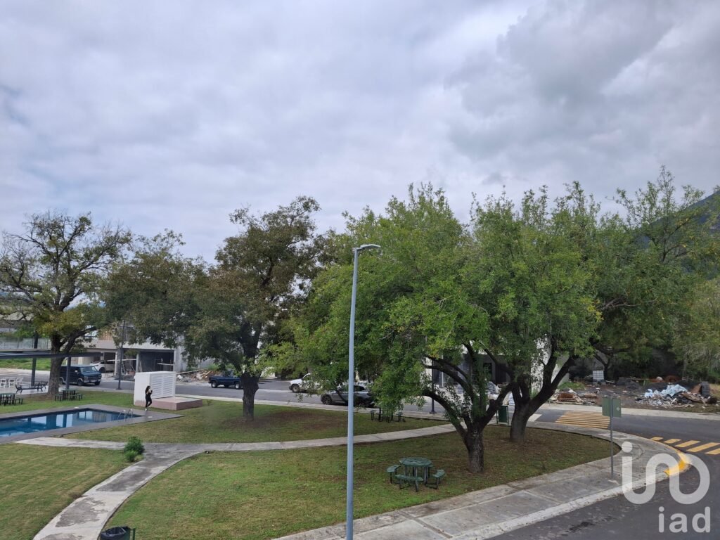 Terreno de 372 M2 en Venta. Zona Residencial con Amenidades, Servicios Subterráneos. Cerca del Barro