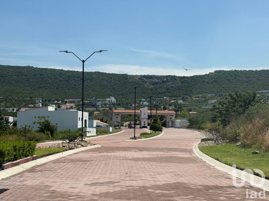 VENTA TERRENO CD.MADERAS MONTAÑA