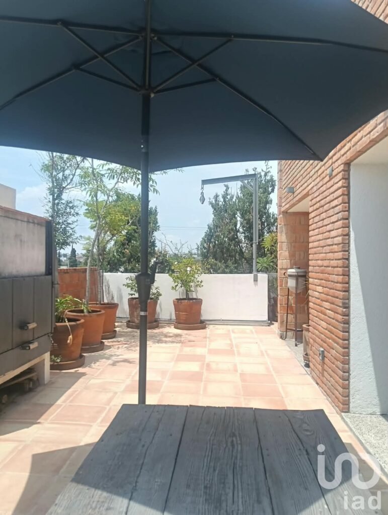 Departamento amueblado en renta frente a Plaza Boulevares, Álamos, Querétaro