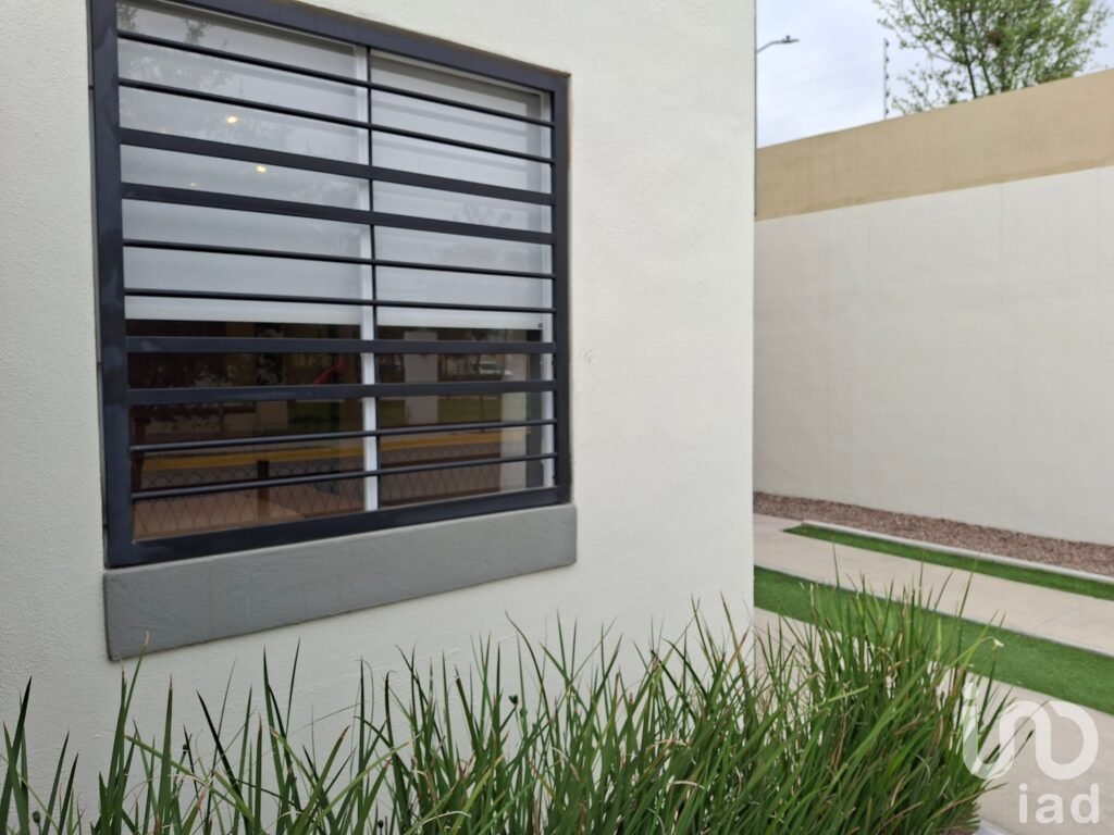 CASA VENTA, ZONA RESIDENCIAL Y EXCLUSIVA CON AMENIDADES TERRENO EXCEDENTE  $3,100,000