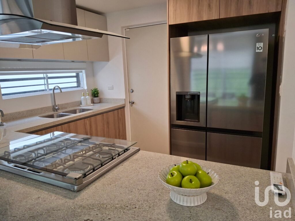 CASA VENTA, ZONA RESIDENCIAL Y EXCLUSIVA CON AMENIDADES TERRENO EXCEDENTE  $3,100,000
