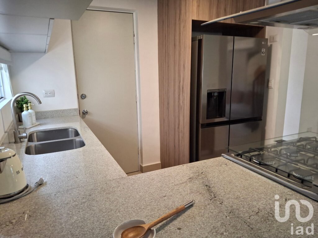CASA VENTA, ZONA RESIDENCIAL Y EXCLUSIVA CON AMENIDADES TERRENO EXCEDENTE  $3,100,000
