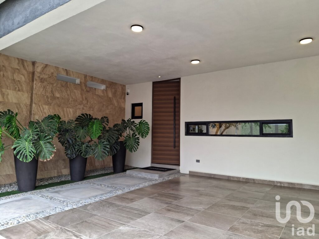 ¡Exclusiva casa con Lago Privado, Terraza y Vista a las Mitras! Certificación LEED. $7,625,000