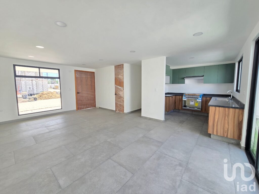CASA EN VENTA EN SANTIAGO MOMOXPAN, SAN PEDRO CHOLULA | CERCA DE UDLAP, UVM, VOLKSWAGEN Y FINSA