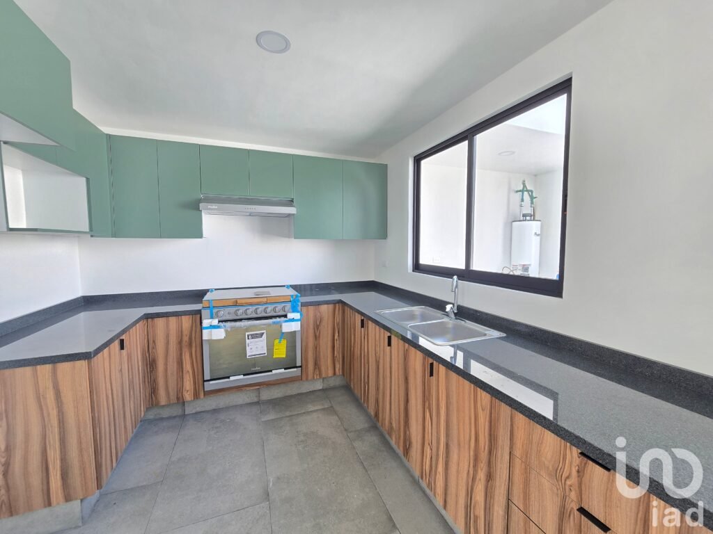 CASA EN VENTA EN SANTIAGO MOMOXPAN, SAN PEDRO CHOLULA | CERCA DE UDLAP, UVM, VOLKSWAGEN Y FINSA