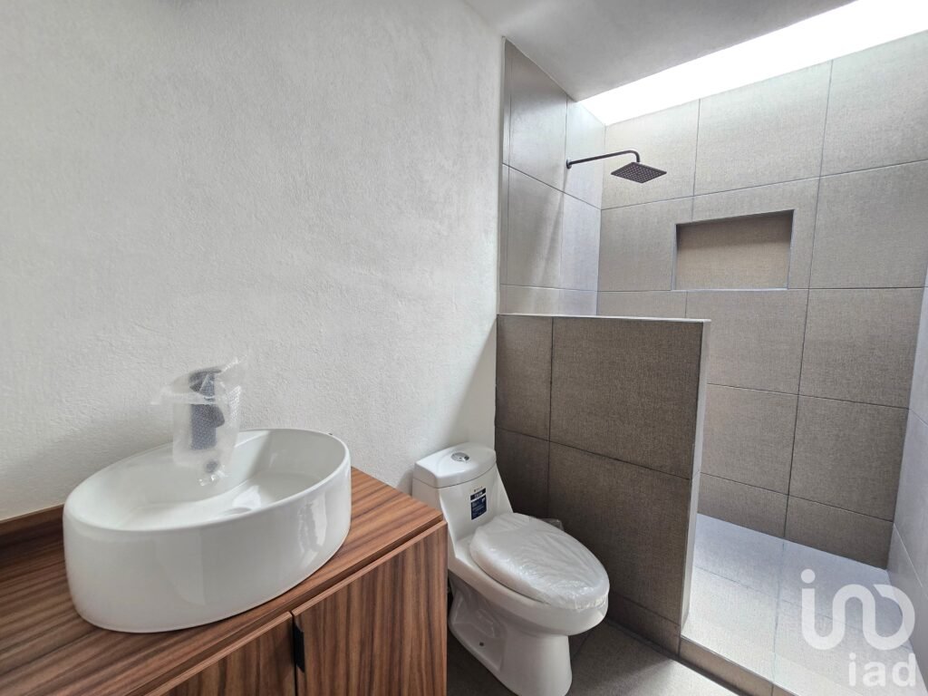 CASA EN VENTA EN SANTIAGO MOMOXPAN, SAN PEDRO CHOLULA | CERCA DE UDLAP, UVM, VOLKSWAGEN Y FINSA