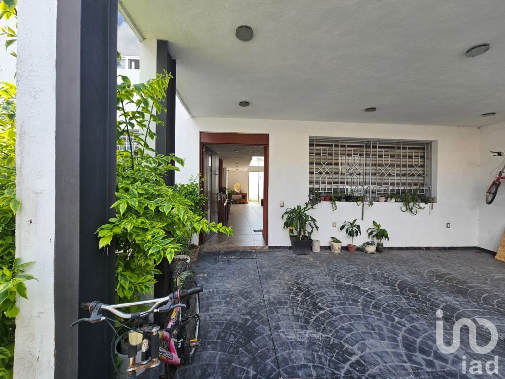 CASA EN VENTA RESIDENCIAL ITALIA QUERETARO CERCA AV 5 DE FEBRERO