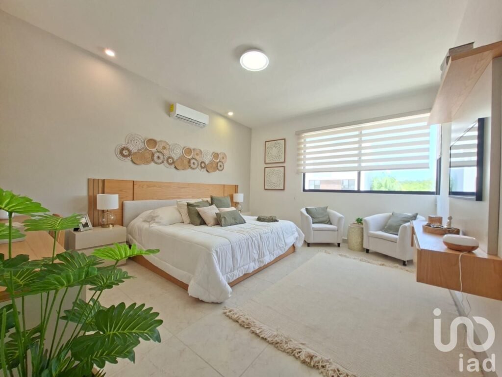 Casa en Venta, 3 Recamaras a unos pasos de Av. Huayacan, Cancún