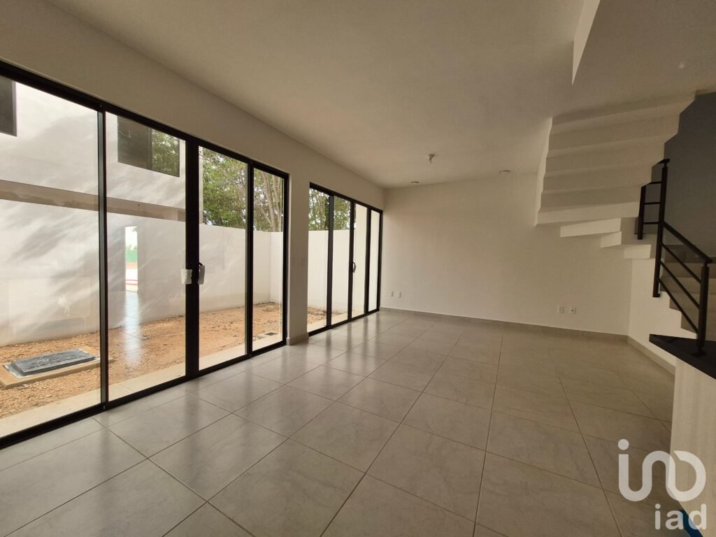 Casa en Venta en Zona Sur  | 3 Recámaras | Cerca de Av. Huayacán y Av. 135