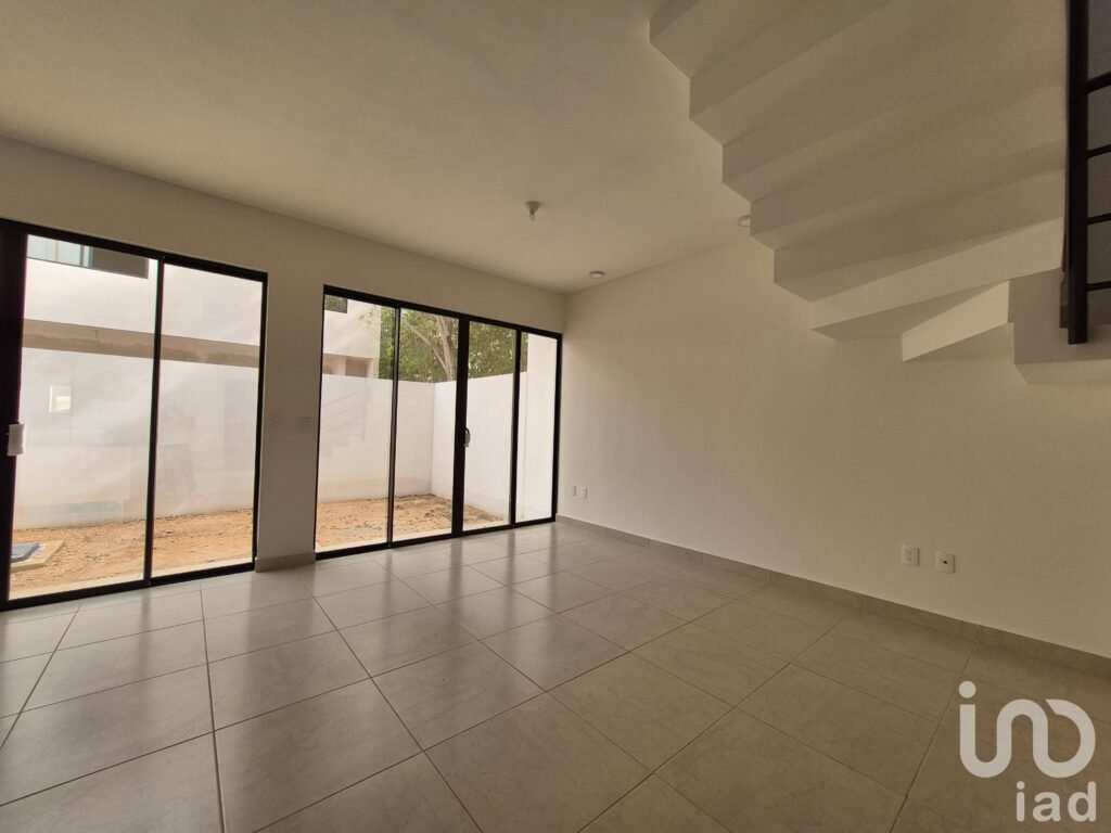 Casa en Venta en Zona Sur  | 3 Recámaras | Cerca de Av. Huayacán y Av. 135