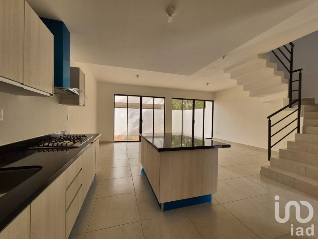Casa en Venta en Zona Sur  | 3 Recámaras | Cerca de Av. Huayacán y Av. 135