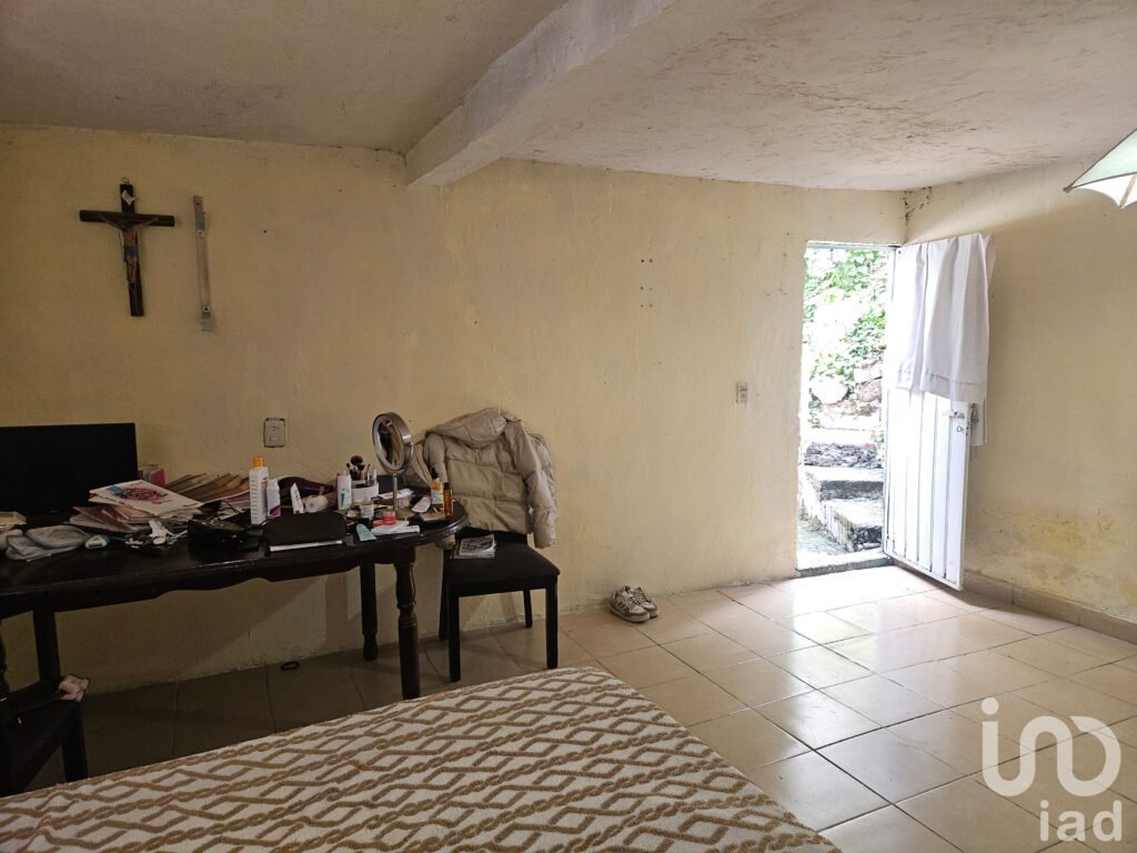 Oportunidad | Terreno de 200 m² en esquina con CONSTRUCCION | Jorge Jiménez Cantú, Tlalnepantla