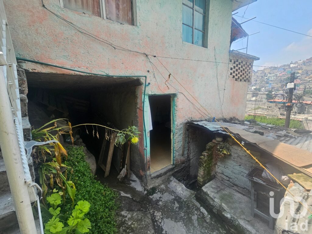 Oportunidad | Terreno de 200 m² en esquina con CONSTRUCCION | Jorge Jiménez Cantú, Tlalnepantla