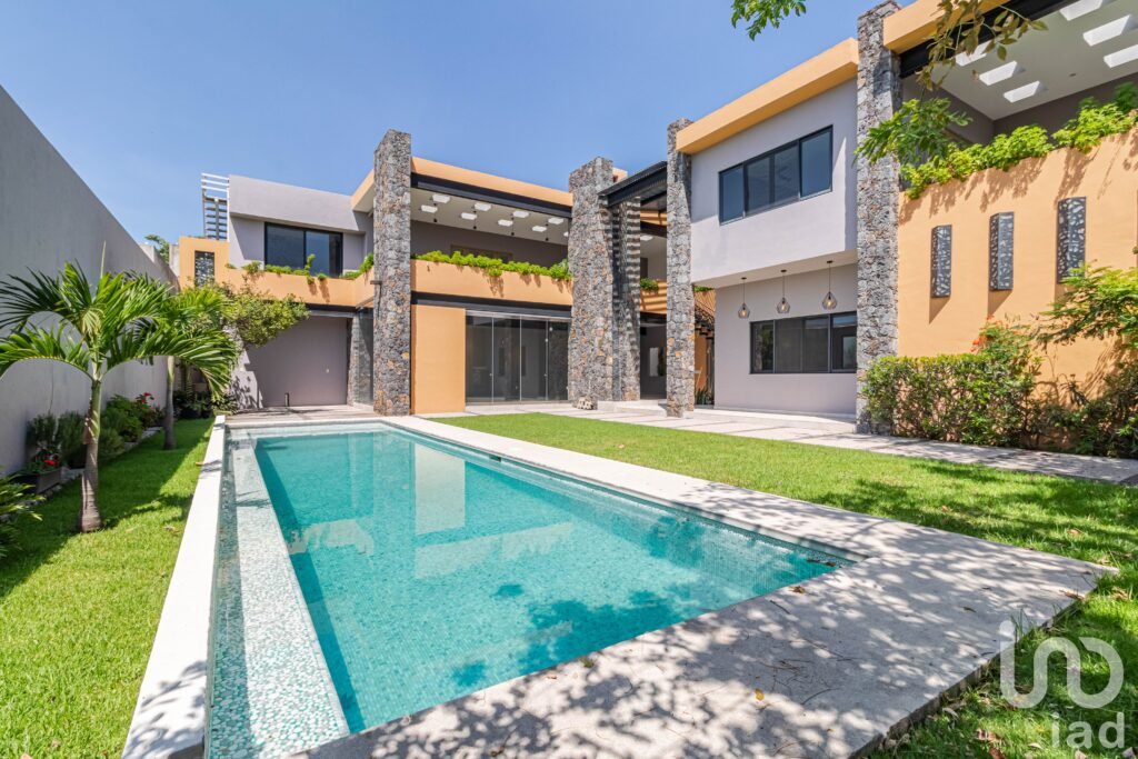 Residencia contemporánea en Zona Exclusiva Cuernavaca