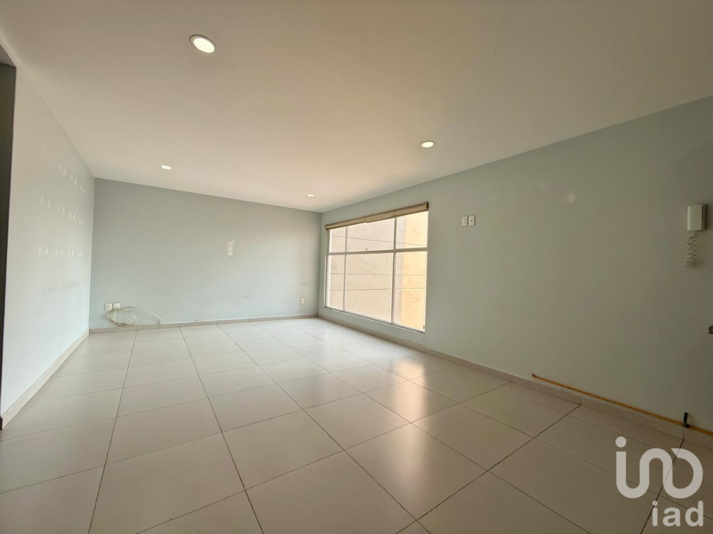 Conectividad y Amplitud: Departamento en Venta en Mixcoac con 2 Baños y Elevador