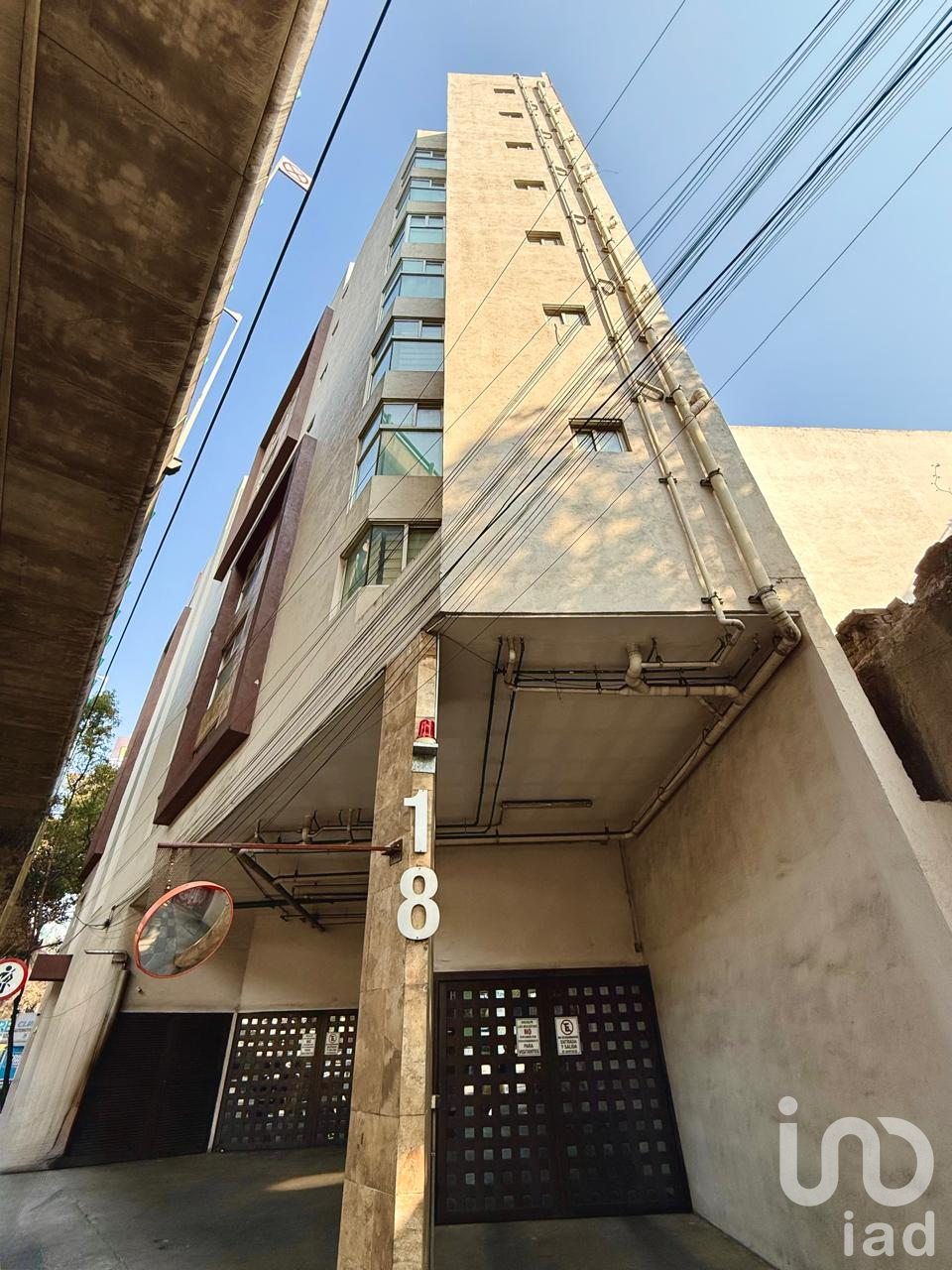 Conectividad y Amplitud: Departamento en Venta en Mixcoac con 2 Baños y Elevador