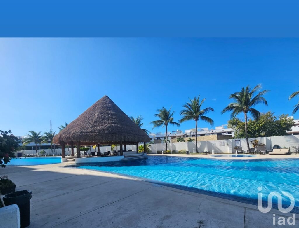 Departamento Amueblado en Renta en Cancún  SM 40  2 Recámaras  $17,000