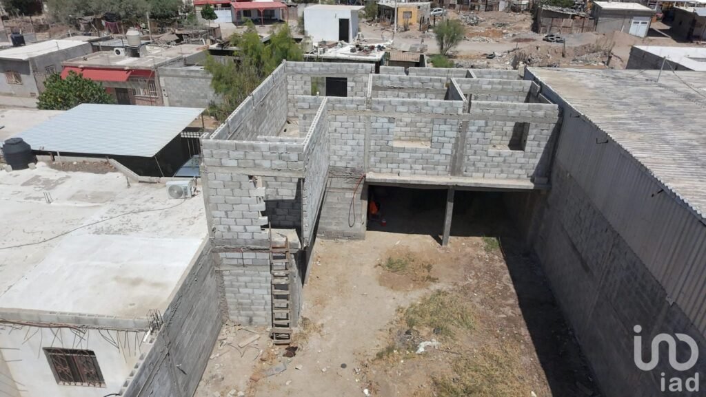 Terreno en venta con construcción, bardeado en la ciuadad de Torreón