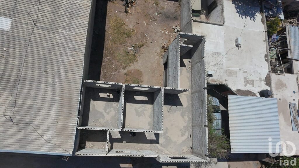 Terreno en venta con construcción, bardeado en la ciuadad de Torreón