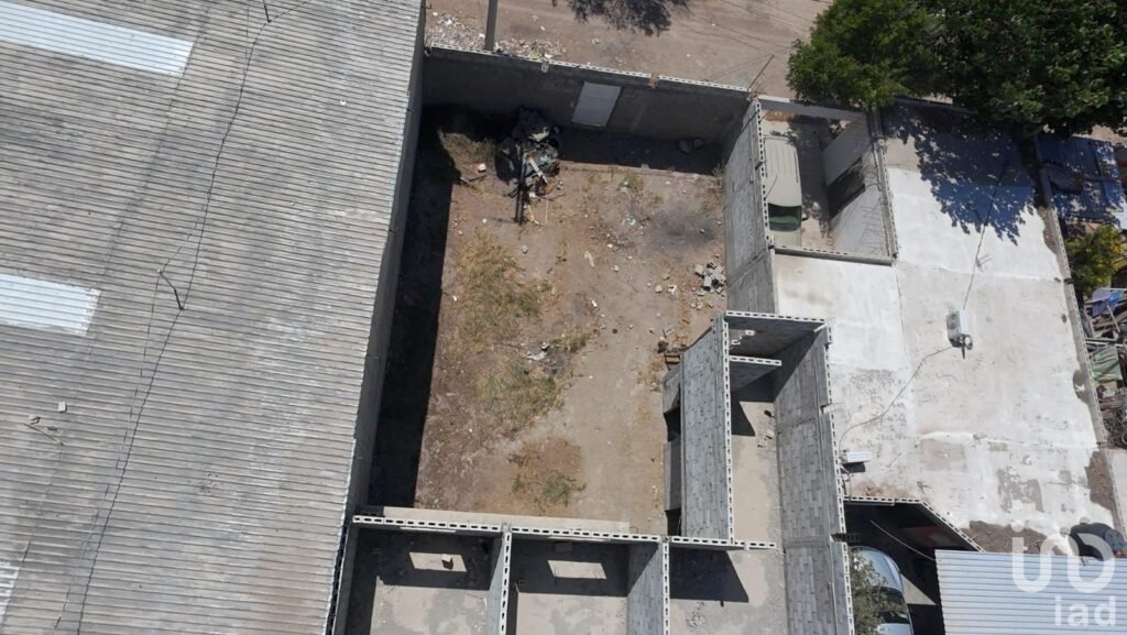 Terreno en venta con construcción, bardeado en la ciuadad de Torreón