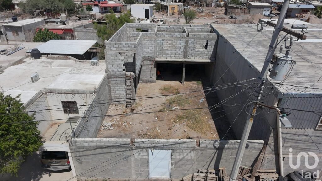 Terreno en venta con construcción, bardeado en la ciuadad de Torreón