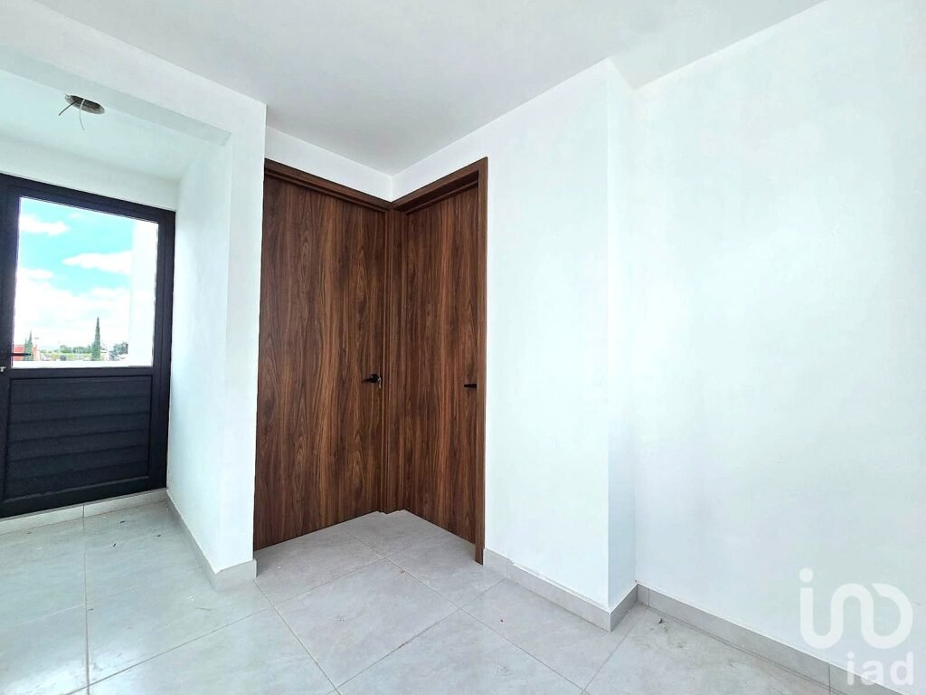 Casa en Venta con 4 Hab, Roof Garden en Residencial Privado con Alberca | Zona Volkswagen, Puebla