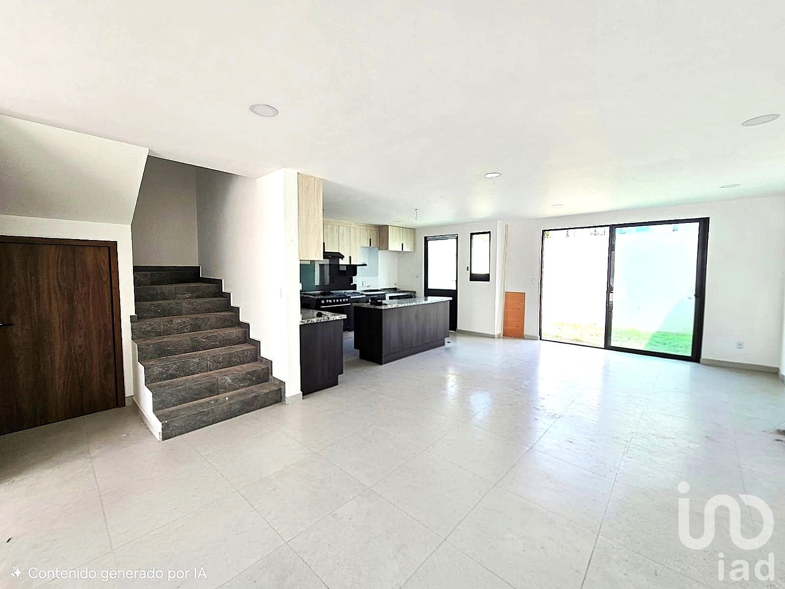Casa en Venta con 4 Hab, Roof Garden en Residencial Privado con Alberca | Zona Volkswagen, Puebla