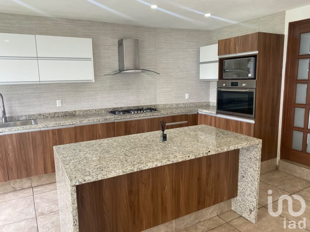 RESIDENCIA EN VENTA CUMBRES DE JURIQUILLA