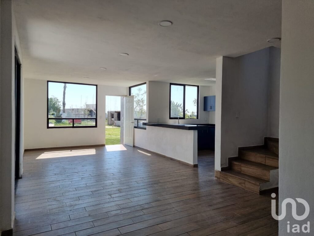 Venta de Casa con Alberca y Seguridad en Totolapan Morelos $1,750,000