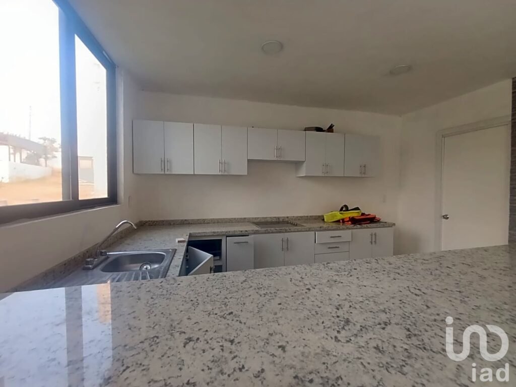 Venta de Casa con Alberca y Seguridad en Totolapan Morelos $1,750,000