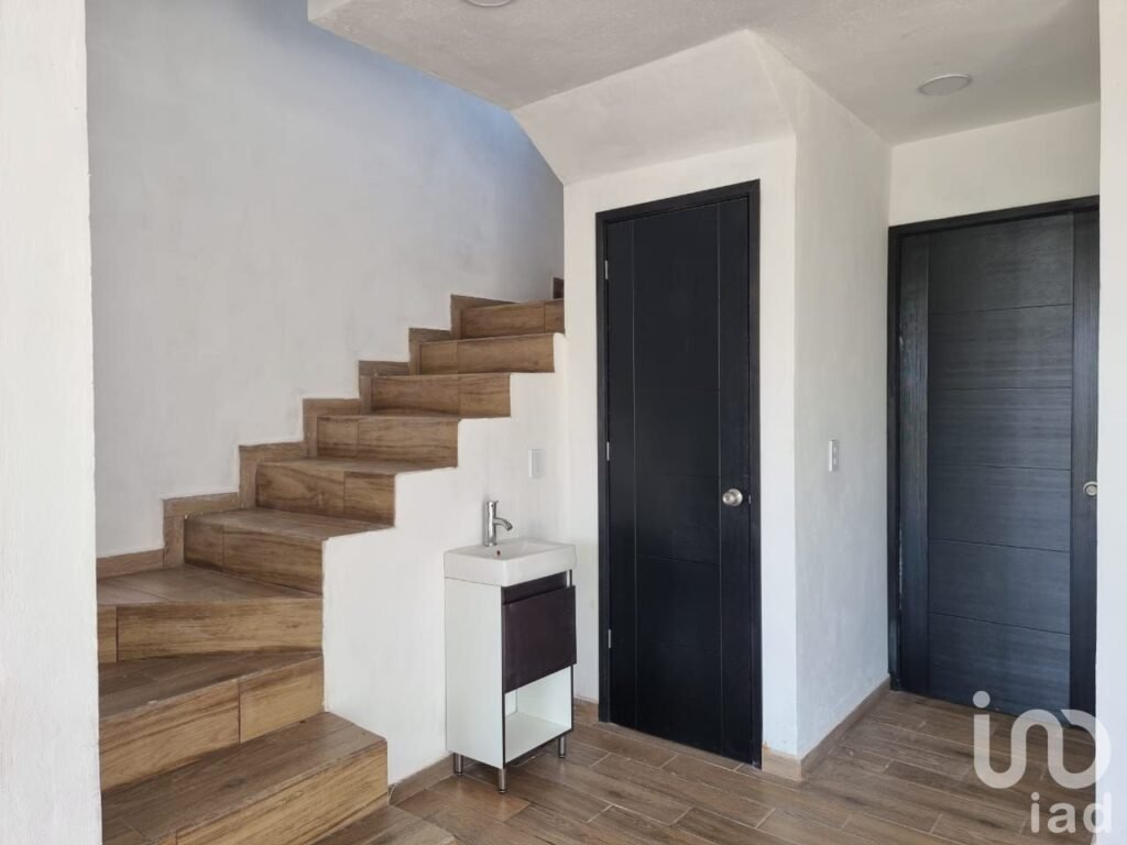 Venta de Casa con Alberca y Seguridad en Totolapan Morelos $1,750,000