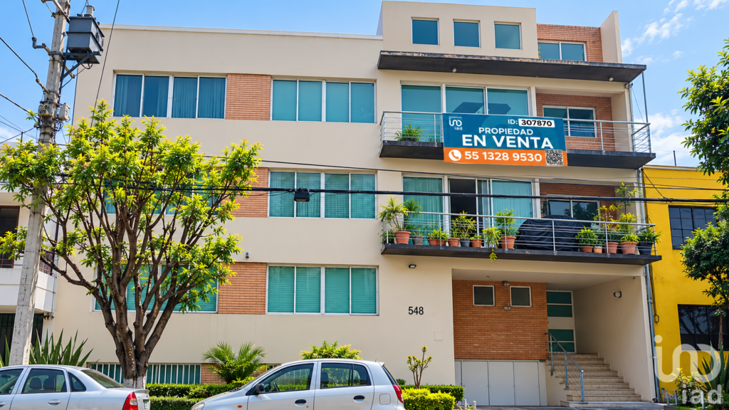 Pent House en venta en colonia Narvarte. Estancia a doble altura + Terraza