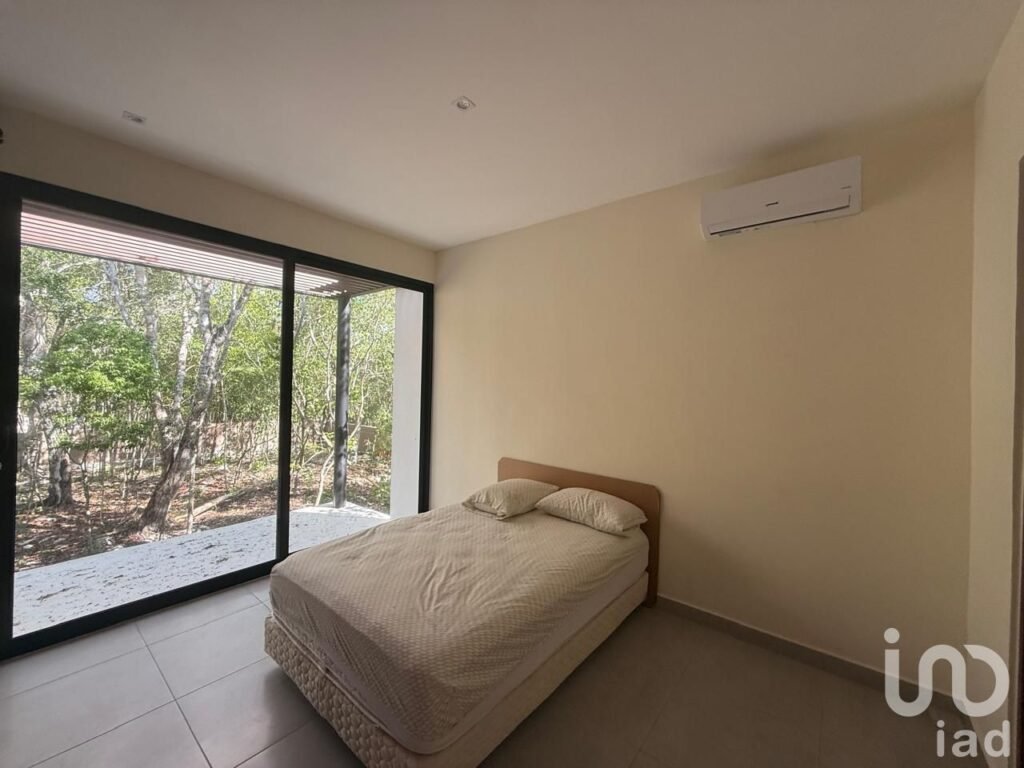 CASA EN RENTA EN AMARES RIVIERA MAYA FRENTE A LA PLAYA XPUHA , CENOTES PRIVADOS ,Y CON PANELES