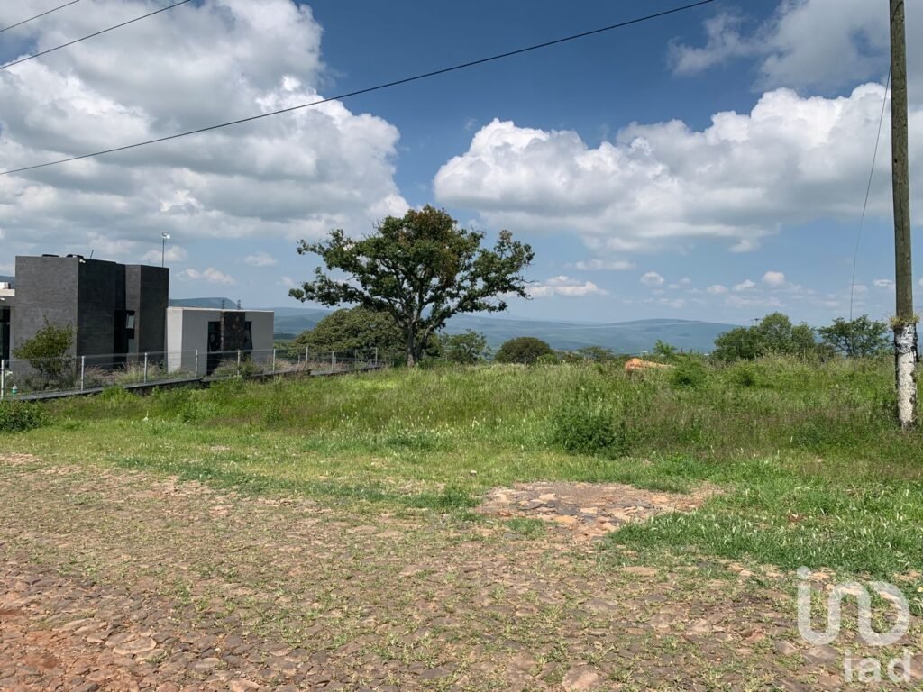 Terreno en venta Fraccionamiento Campestre en Los Cerritos, Tepatitlán, Jalisco.