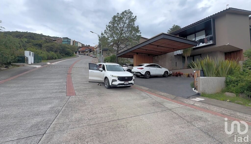 TERRENO EN VENTA | CAMPO DE GOLF ALTOZANO  | BOSQUE MONARCA | 447.33 M²