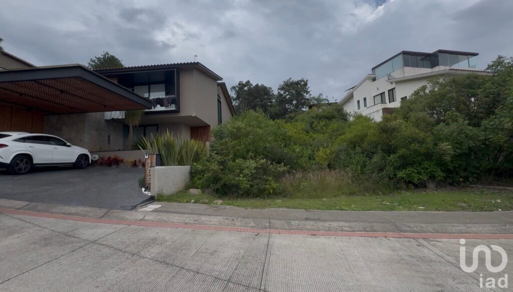 TERRENO EN VENTA | CAMPO DE GOLF ALTOZANO  | BOSQUE MONARCA | 447.33 M²